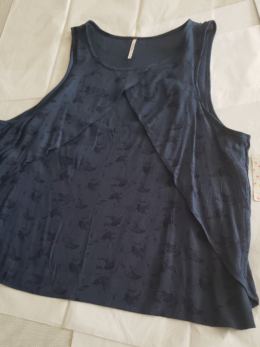 Free People New Look Through Keyhole Crinkle Tank Indigo‎ NWT Women's M - Picture 6 of 9